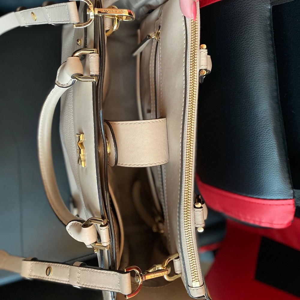 Michael Kors Bag - Picture 3 of 4